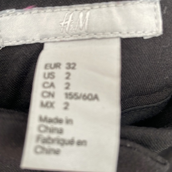 H&M Black Tapered Tuxedo Pants; Size 2; Excellent Condition - Picture 7 of 7